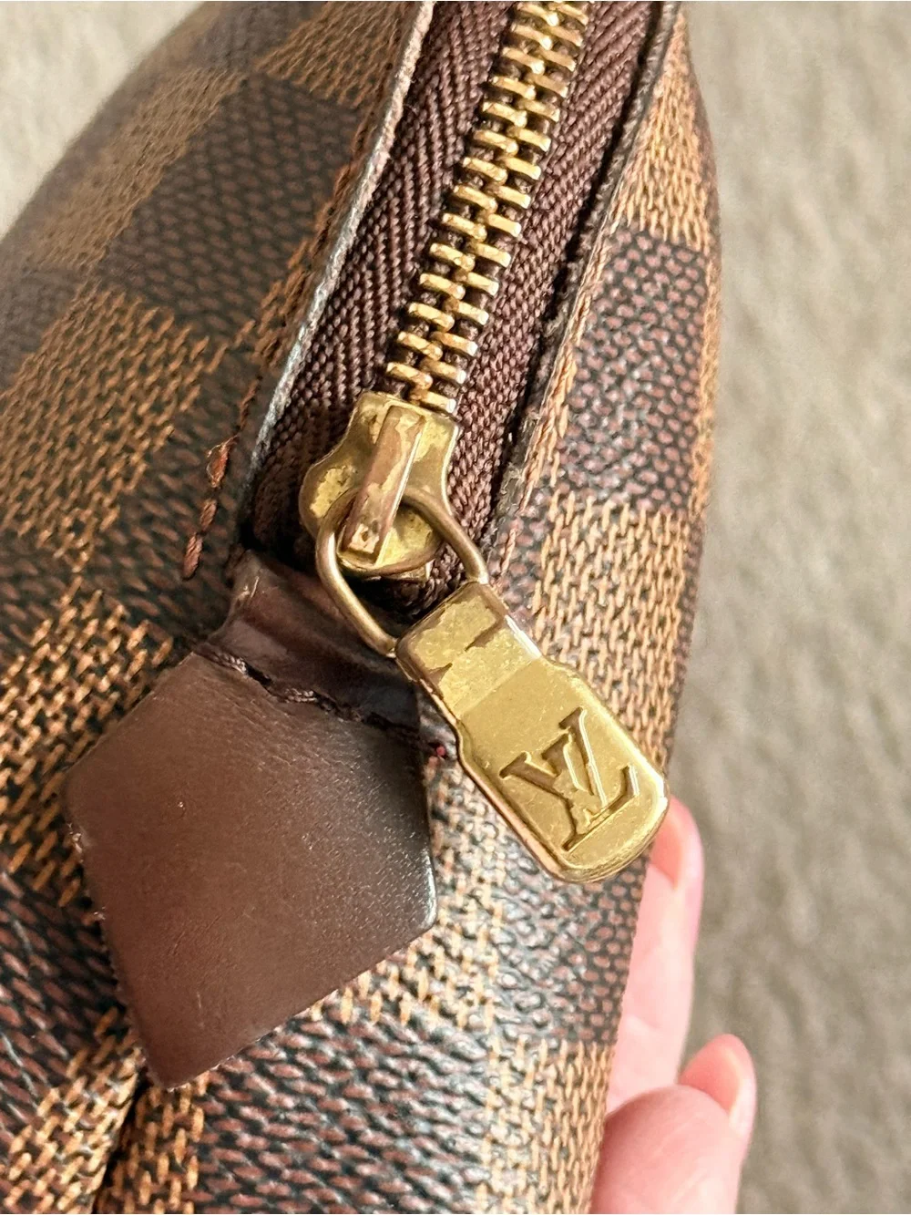 Louis Vuitton compact lv